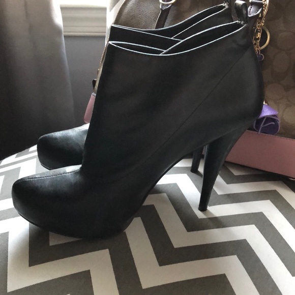 Jessica Simpson Shoes - Jessica Simpson black heeled booties